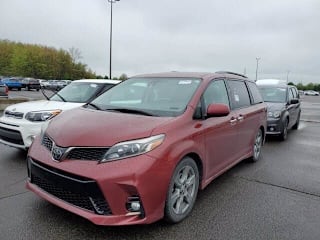 2019 Toyota Sienna SE 8-Passenger 5TDXZ3DC8KS978188 2019 Toyota Sienna SE 8-Passenger