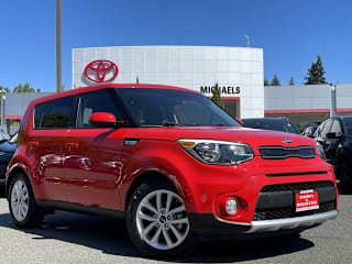 2018 Kia Soul + KNDJP3A56J7518358 2018 Kia Soul +
