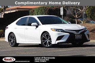 2018 Toyota Camry SE 4T1B11HKXJU545971 2018 Toyota Camry SE