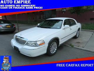 2003 Lincoln Town Car Signature 1LNHM82W13Y658287 2003 Lincoln Town Car Signature