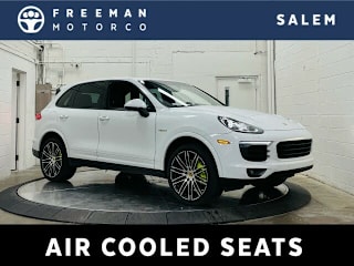 2017 Porsche Cayenne S E-Hybrid WP1AE2A22HLA70688 2017 Porsche Cayenne S E-Hybrid