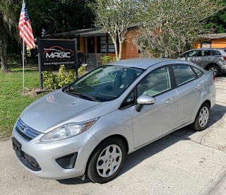 2013 Ford Fiesta SE 3FADP4BJ9DM207716 2013 Ford Fiesta SE