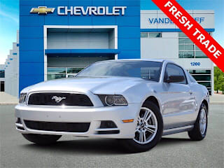 2014 Ford Mustang 1ZVBP8AM9E5313902 2014 Ford Mustang