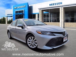 2019 Toyota Camry LE 4T1B11HK2KU756745 2019 Toyota Camry LE