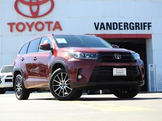 2018 Toyota Highlander XLE 5TDJZRFH1JS498588 2018 Toyota Highlander XLE