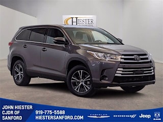 2019 Toyota Highlander LE 5TDBZRFH2KS948495 2019 Toyota Highlander LE