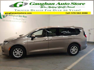 2017 Chrysler Pacifica LX 2C4RC1CG8HR703098 2017 Chrysler Pacifica LX