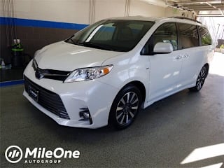 2018 Toyota Sienna XLE Premium 7-Passenger 5TDDZ3DC1JS205063 2018 Toyota Sienna XLE Premium 7-Passenger