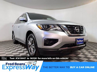 2018 Nissan Pathfinder S 5N1DR2MM7JC619447 2018 Nissan Pathfinder S