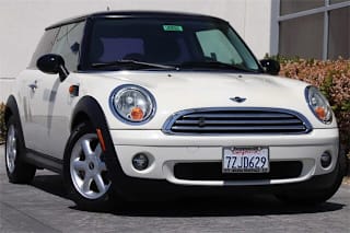 2009 MINI Cooper Base WMWMF33549TU75040 2009 MINI Cooper Base