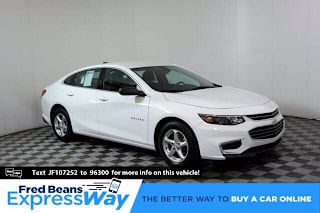 2018 Chevrolet Malibu 1G1ZB5ST5JF107252 2018 Chevrolet Malibu