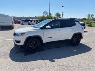 2019 Jeep Compass Latitude 3C4NJCBBXKT840831 2019 Jeep Compass Latitude