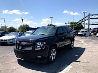 2018 Chevrolet Suburban Premier 1500 1GNSCJKC3JR105357 2018 Chevrolet Suburban Premier 1500