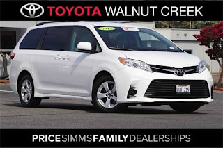 2018 Toyota Sienna LE 8-Passenger 5TDKZ3DC8JS944583 2018 Toyota Sienna LE 8-Passenger