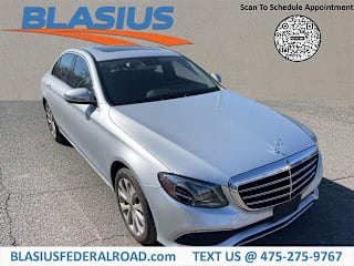 2018 Mercedes-Benz E-Class E 300 4MATIC WDDZF4KB3JA307451 2018 Mercedes-Benz E-Class E 300 4MATIC