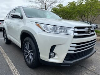 2018 Toyota Highlander XLE 5TDJZRFH6JS827608 2018 Toyota Highlander XLE