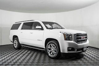 2019 GMC Yukon XL SLT 1500 1GKS2GKC7KR351803 2019 GMC Yukon XL SLT 1500