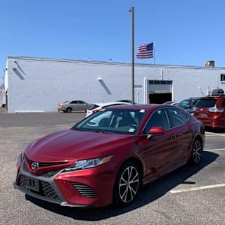 2018 Toyota Camry SE 4T1B11HK0JU590479 2018 Toyota Camry SE