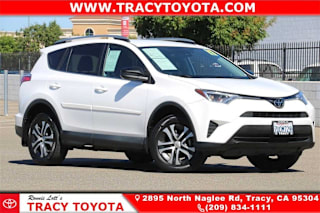 2017 Toyota RAV4 LE 2T3ZFREV3HW349966 2017 Toyota RAV4 LE