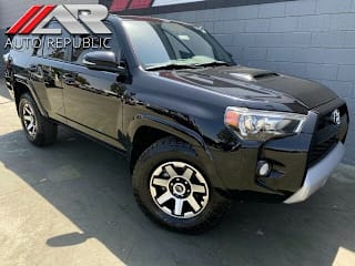 2017 Toyota 4Runner TRD Off-Road Premium JTEBU5JR3H5466538 2017 Toyota 4Runner TRD Off-Road Premium