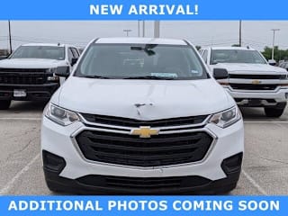 2019 Chevrolet Traverse LS 1GNERFKW4KJ172987 2019 Chevrolet Traverse LS