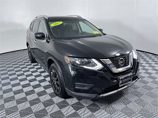 2017 Nissan Rogue S 5N1AT2MV3HC841572 2017 Nissan Rogue S