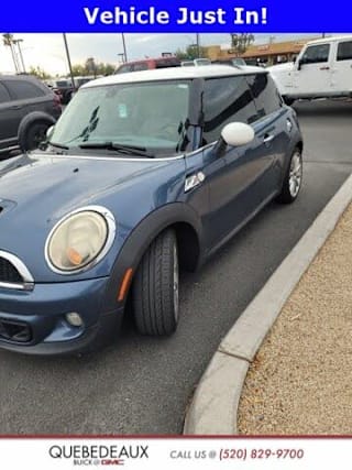 2011 MINI Cooper S WMWSV3C56BTY10153 2011 MINI Cooper S
