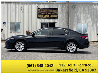 2018 Toyota Camry LE 4T1B11HK9JU577049 2018 Toyota Camry LE