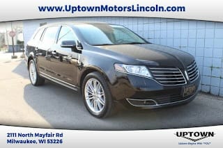 2019 Lincoln MKT Base 2LMHJ5AT2KBL00811 2019 Lincoln MKT Base