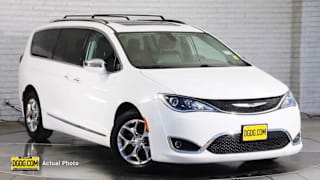 2018 Chrysler Pacifica Limited 2C4RC1GG3JR320394 2018 Chrysler Pacifica Limited