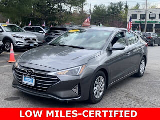 2019 Hyundai Elantra SE 5NPD74LF2KH407215 2019 Hyundai Elantra SE