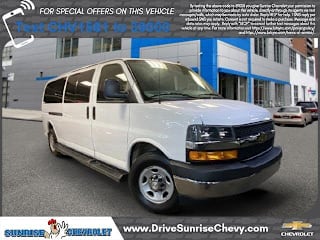 2019 Chevrolet Express Passenger LT 3500 1GAZGPFP0K1141561 2019 Chevrolet Express Passenger LT 3500