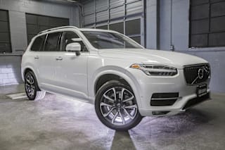 2018 Volvo XC90 T5 Momentum 7-Passenger YV4102PK4J1385580 2018 Volvo XC90 T5 Momentum 7-Passenger