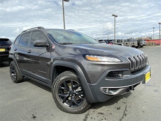 2017 Jeep Cherokee 1C4PJMBS4HW666160 2017 Jeep Cherokee