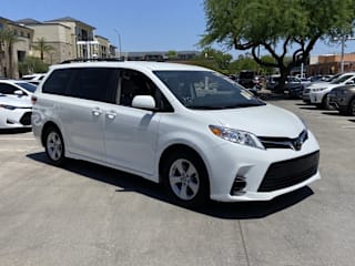2018 Toyota Sienna LE 8-Passenger 5TDKZ3DC6JS948857 2018 Toyota Sienna LE 8-Passenger