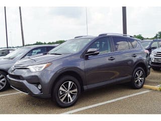 2018 Toyota RAV4 XLE JTMWFREV7JJ753201 2018 Toyota RAV4 XLE