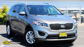 2018 Kia Sorento LX 5XYPG4A30JG342375 2018 Kia Sorento LX
