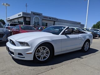 2014 Ford Mustang V6 1ZVBP8EM9E5322397 2014 Ford Mustang V6