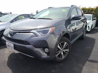 2018 Toyota RAV4 XLE JTMRFREV7JJ221217 2018 Toyota RAV4 XLE