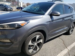 2017 Hyundai Tucson KM8J33A28HU324889 2017 Hyundai Tucson