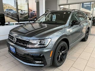 2019 Volkswagen Tiguan 2.0T SEL R-Line 4Motion 3VV2B7AX1KM080255 2019 Volkswagen Tiguan 2.0T SEL R-Line 4Motion