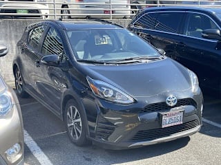 2018 Toyota Prius c Two JTDKDTB32J1600424 2018 Toyota Prius c Two
