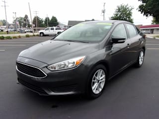 2017 Ford Focus SE 1FADP3F23HL323451 2017 Ford Focus SE