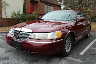 1999 Lincoln Town Car 1LNHM83W9XY613375 1999 Lincoln Town Car