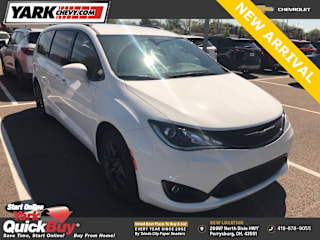 2018 Chrysler Pacifica Touring L 2C4RC1BG8JR158012 2018 Chrysler Pacifica Touring L