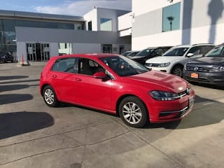 2018 Volkswagen Golf 1.8T S 3VWG17AU4JM282001 2018 Volkswagen Golf 1.8T S