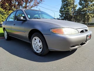 2002 Ford Escort 3FAFP13P92R159533 2002 Ford Escort