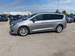 2017 Chrysler Pacifica Touring-L 2C4RC1BG4HR794839 2017 Chrysler Pacifica Touring-L