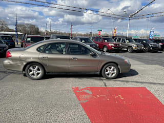 2002 Ford Taurus SES 1FAFP55212A222885 2002 Ford Taurus SES