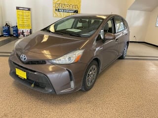 2017 Toyota Prius v Five JTDZN3EU0HJ067192 2017 Toyota Prius v Five